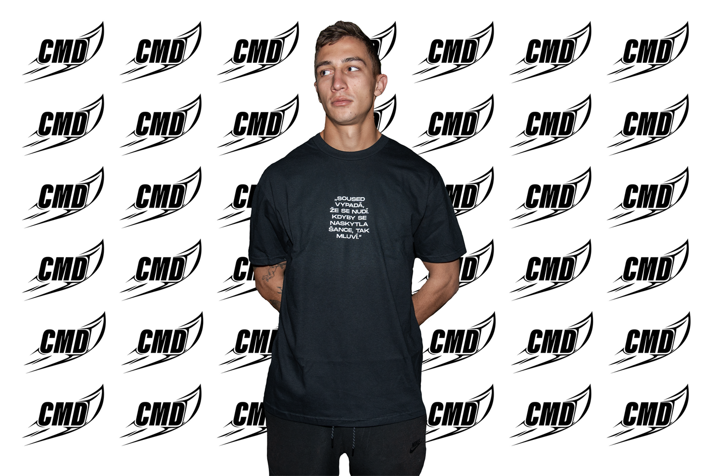 JOSHUA - BÍLEJ JAK STĚNA TRIKO / BLACK