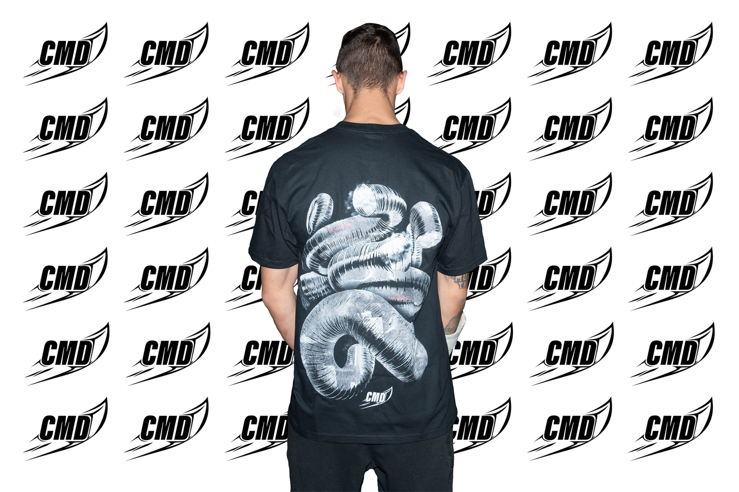 JOSHUA - BÍLEJ JAK STĚNA TRIKO / BLACK